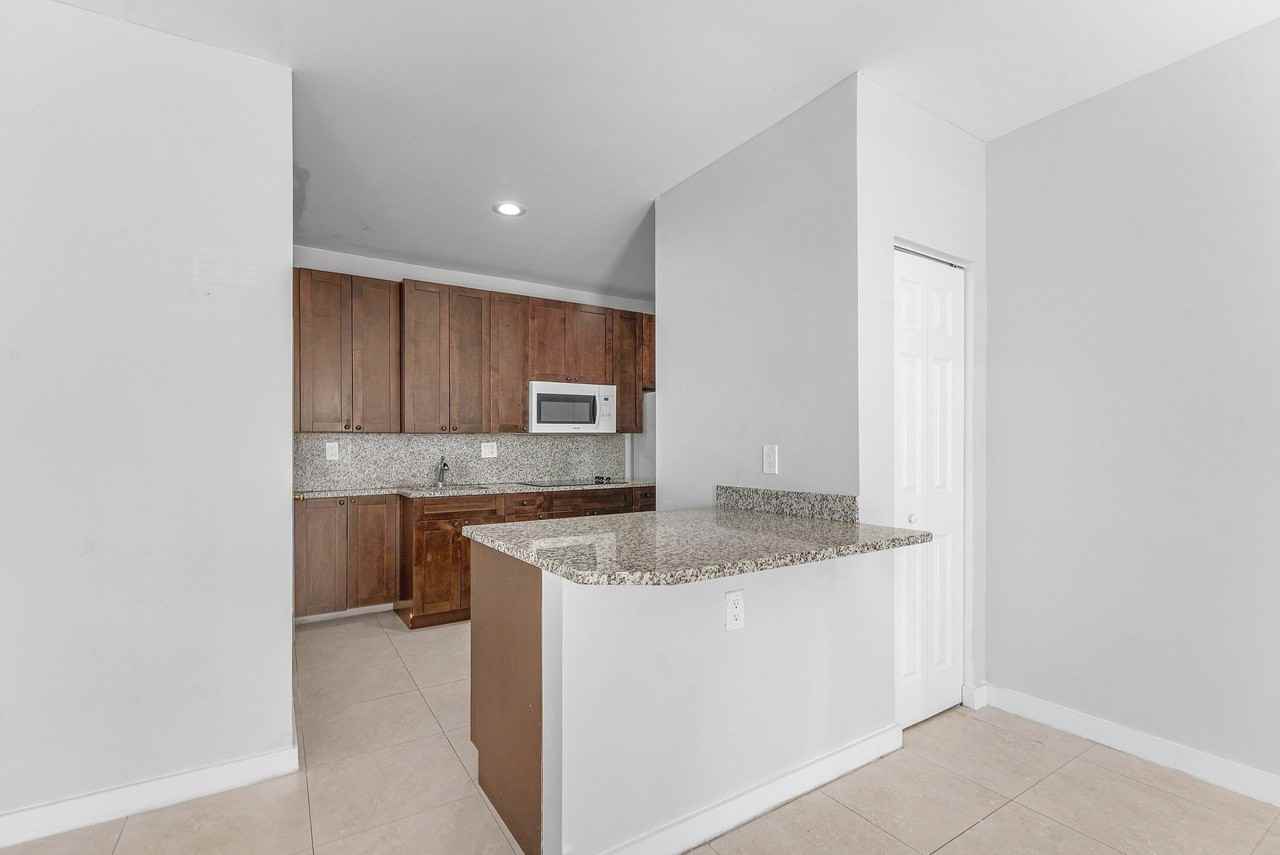 801 Dobbins St #2 - Photo 3 of 17