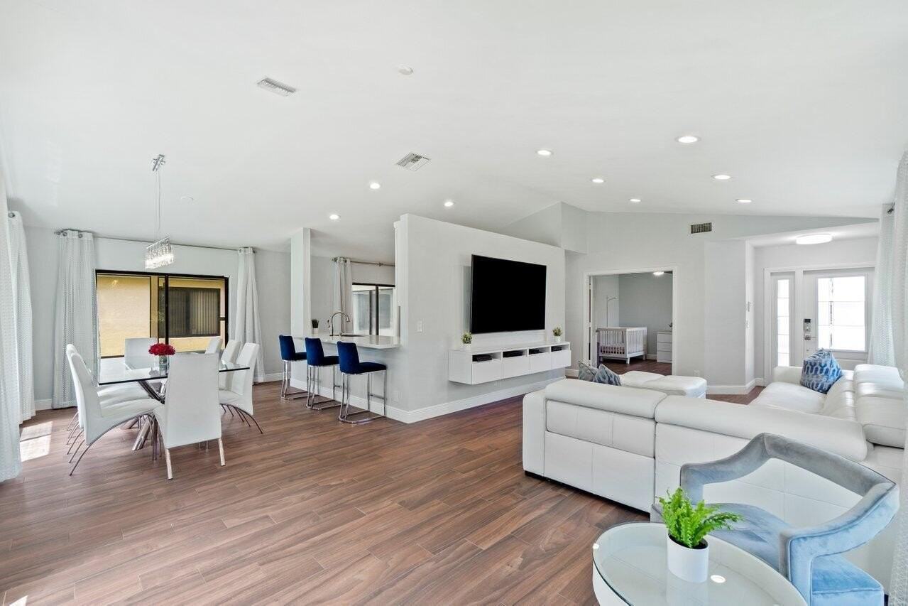 19977 Villa Medici Pl - Photo 4 of 33