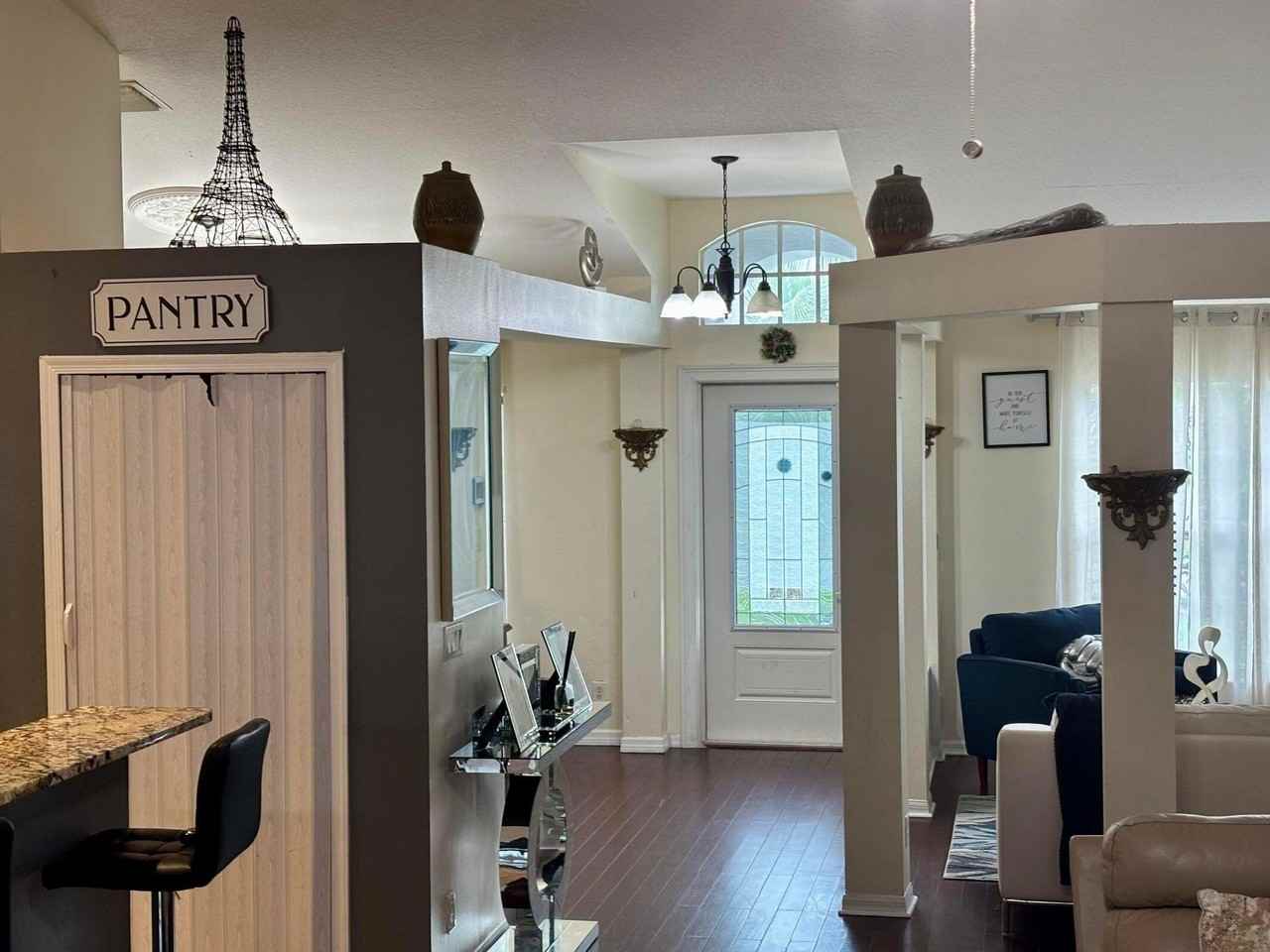 981 Sw Mccomkle Ave - Photo 3 of 16