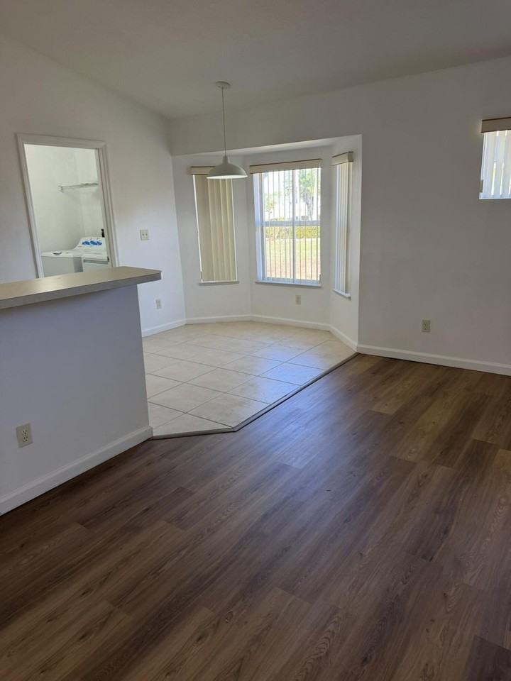 137 Sw Meade Cir - Photo 7 of 32