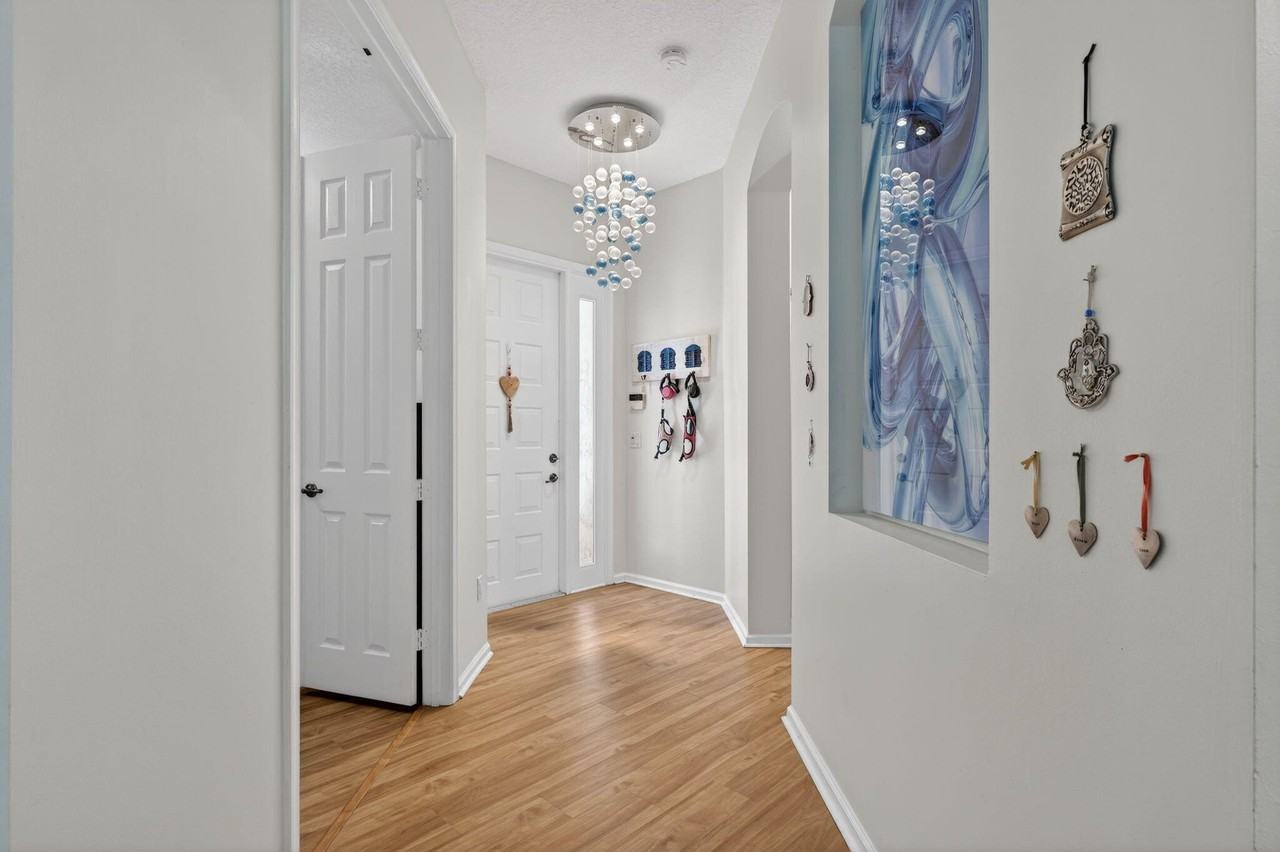 6689 Southport Dr - Photo 3 of 50