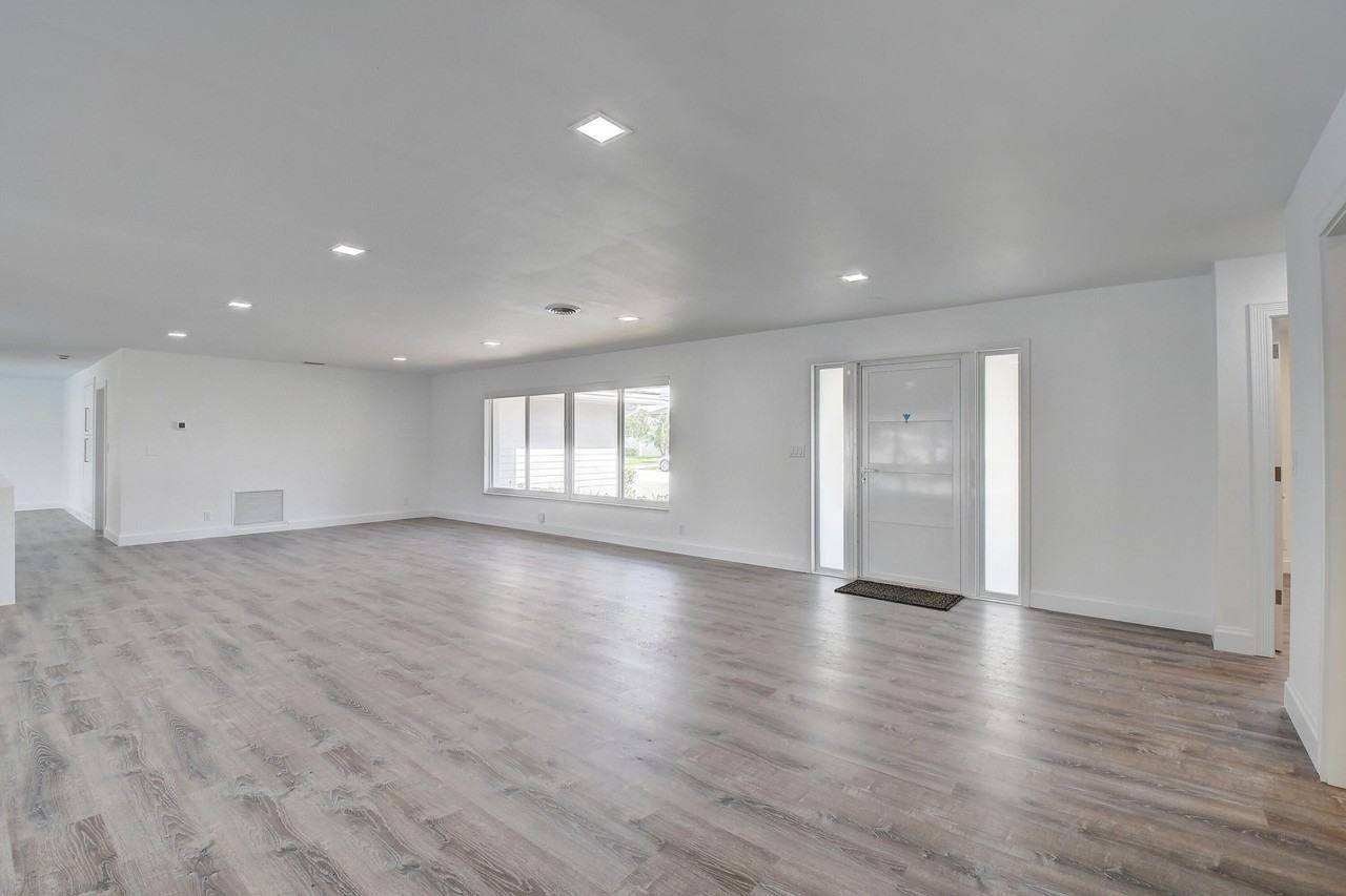 800 Forsyth St - Photo 2 of 32