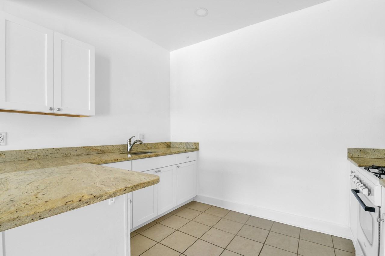 302 S K St #3 - Photo 7 of 18