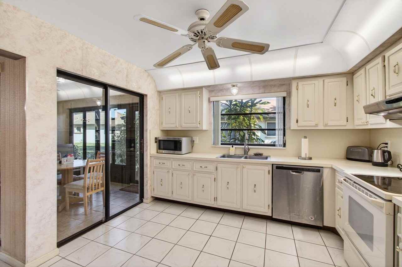 10244 Dovewood Ln #A - Photo 7 of 27