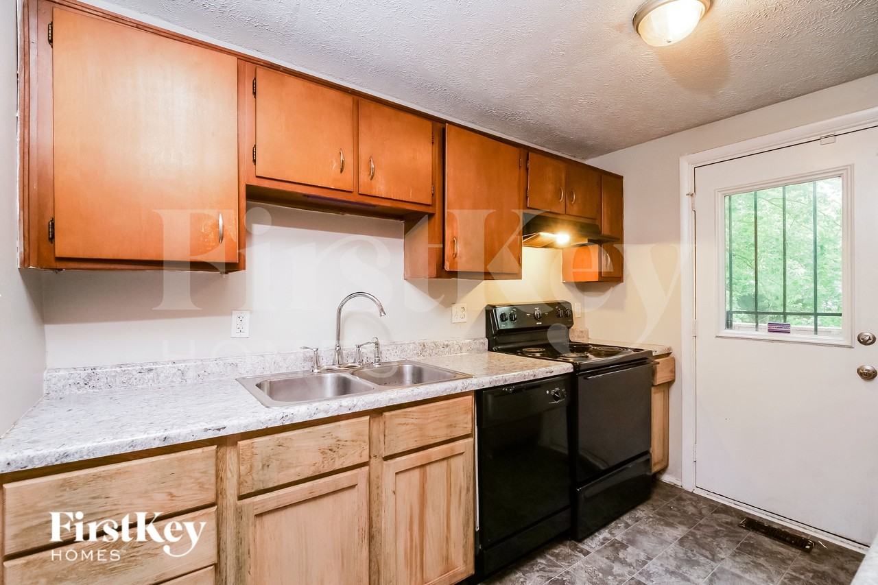 10322 Woodhaven Cir - Photo 7 of 16