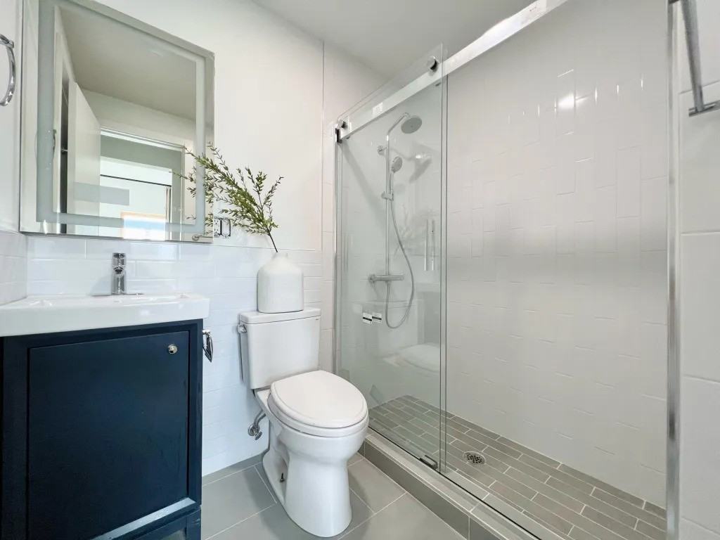 Private Bedroom in 4 Bedroom/2.5 Bathroom Home - Photo 3 of 7