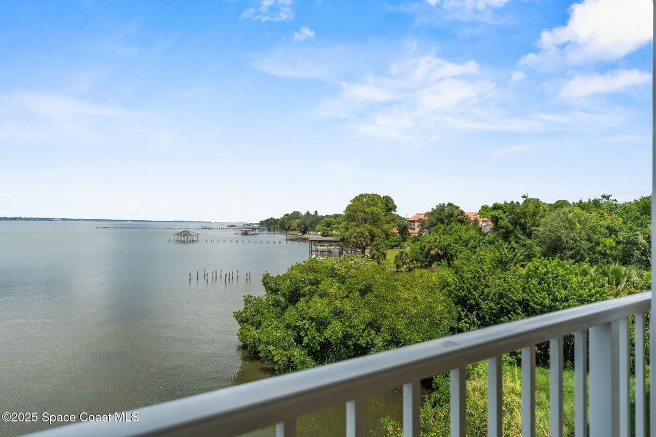 480 Sail Ln Apt 204 - Photo 2 of 32