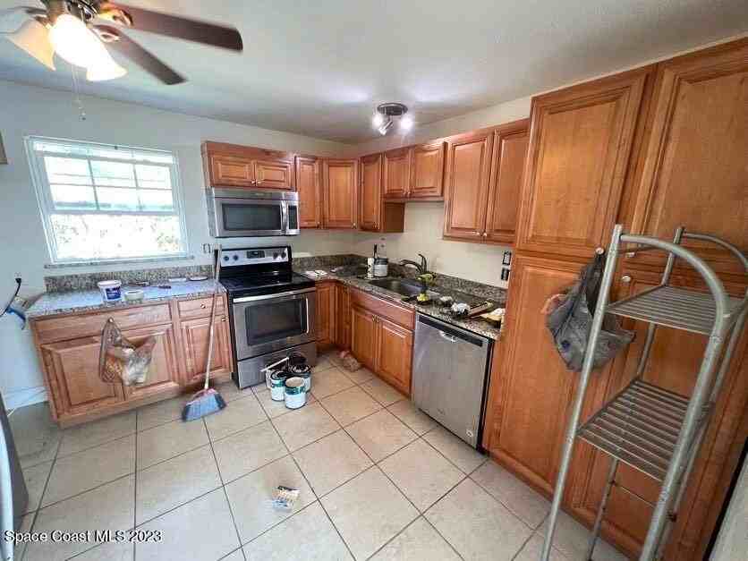 304 Buchanan Ave Apt 4 - Photo 5 of 8