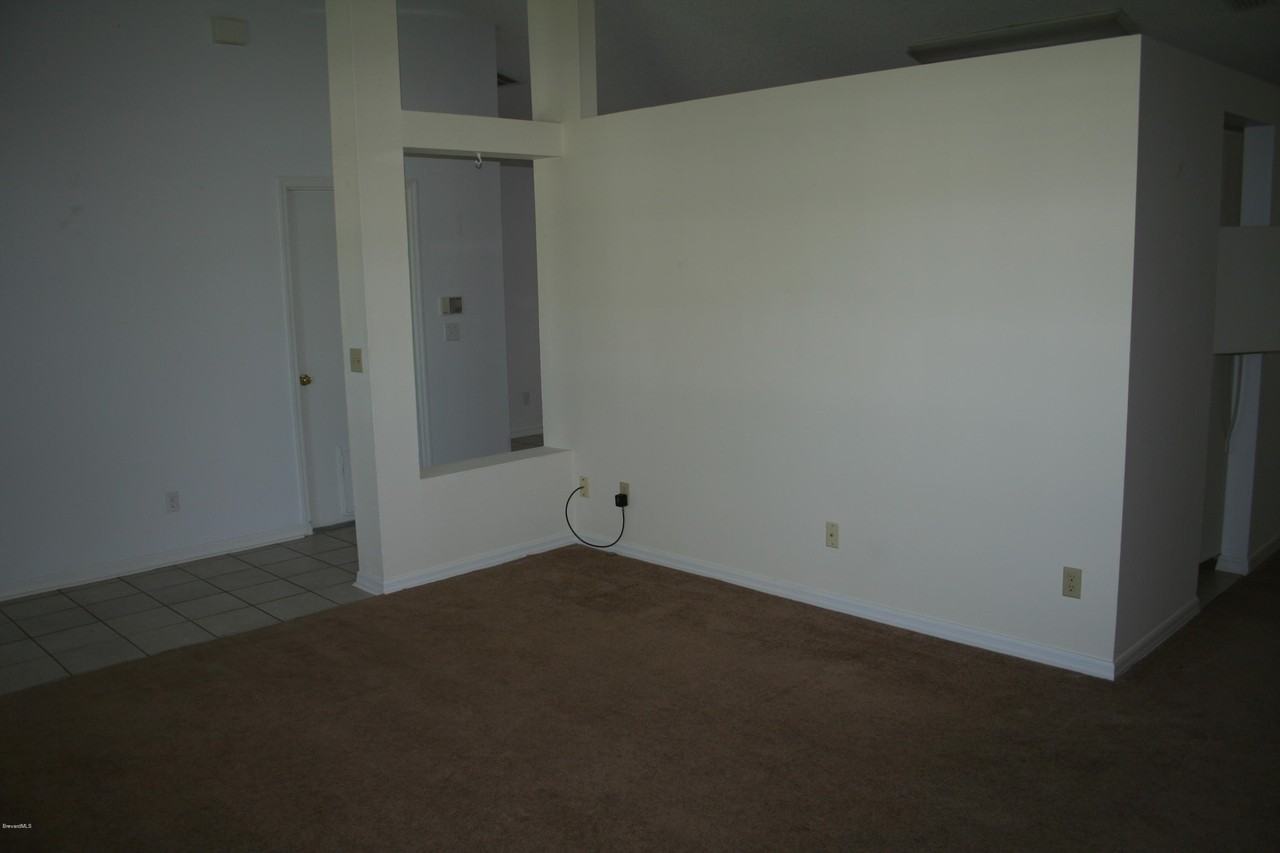 1220 Ambra Dr - Photo 6 of 17