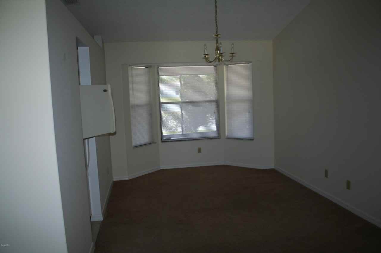 1220 Ambra Dr - Photo 7 of 17