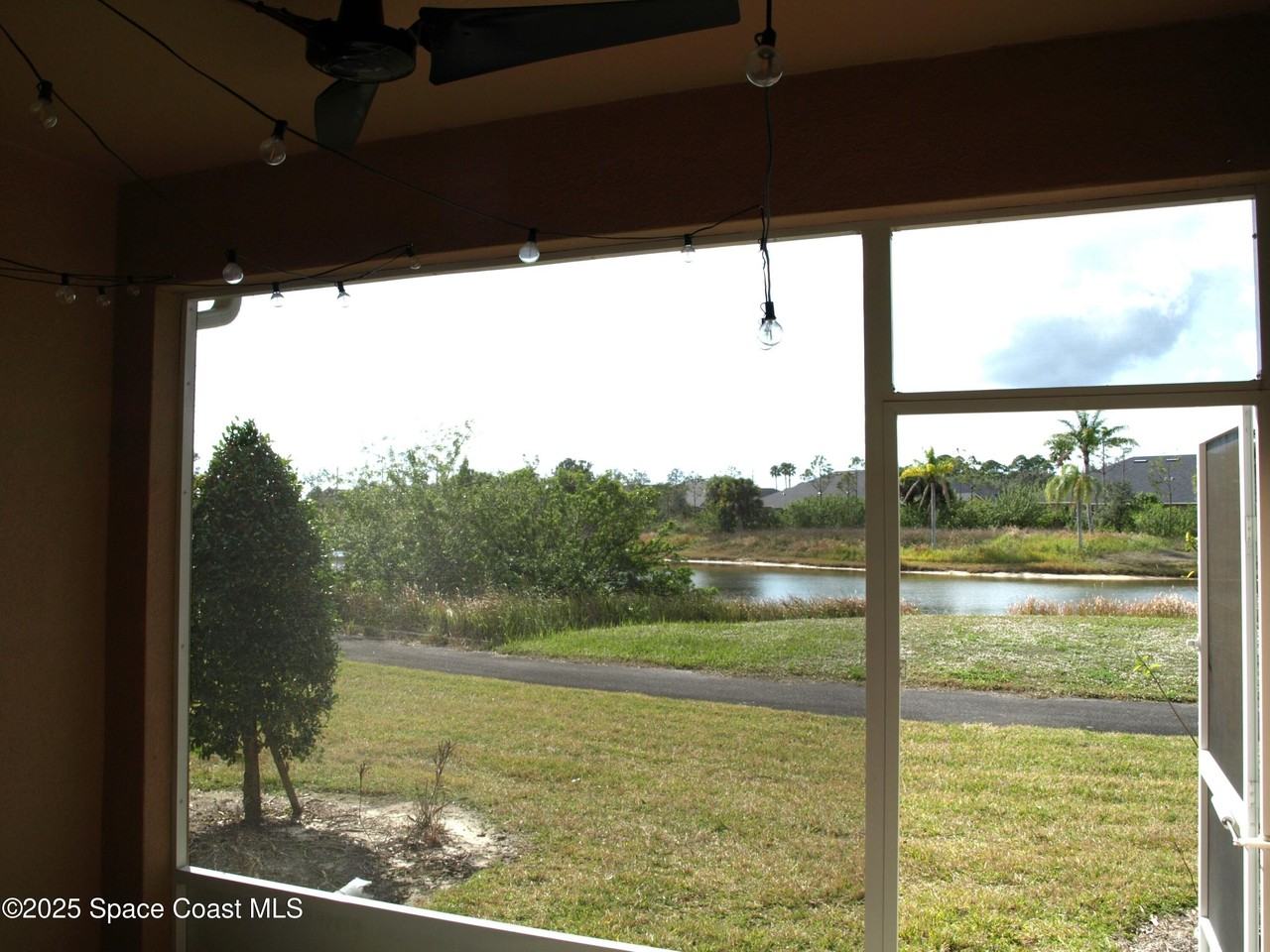 620 Remington Green Dr Se Unit 102 - Photo 3 of 31