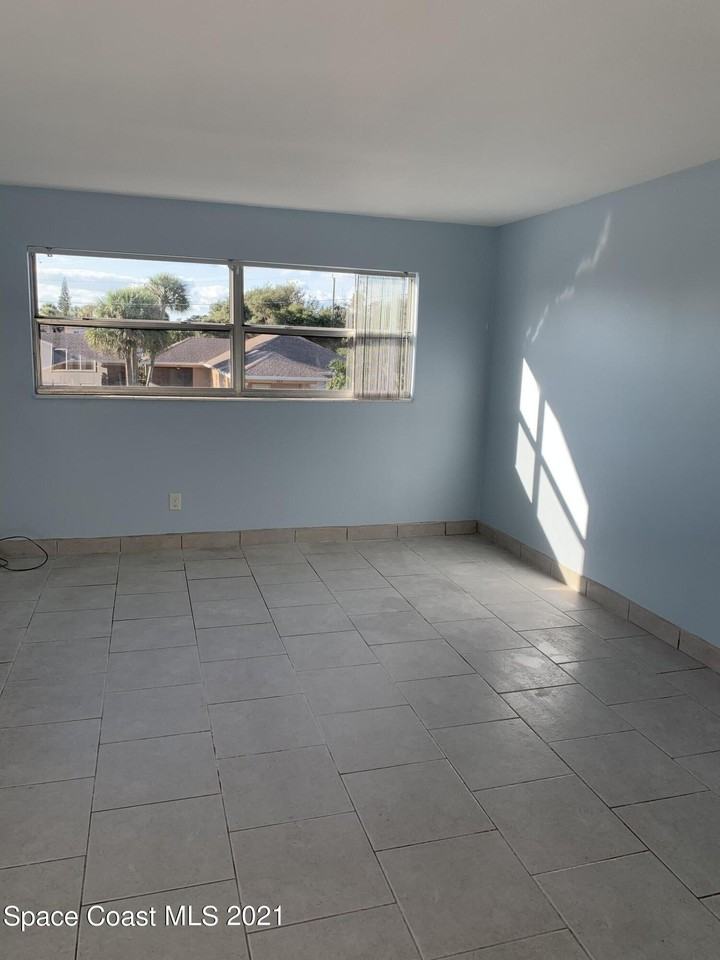 302 Lincoln Ave Apt 14 - Photo 3 of 14