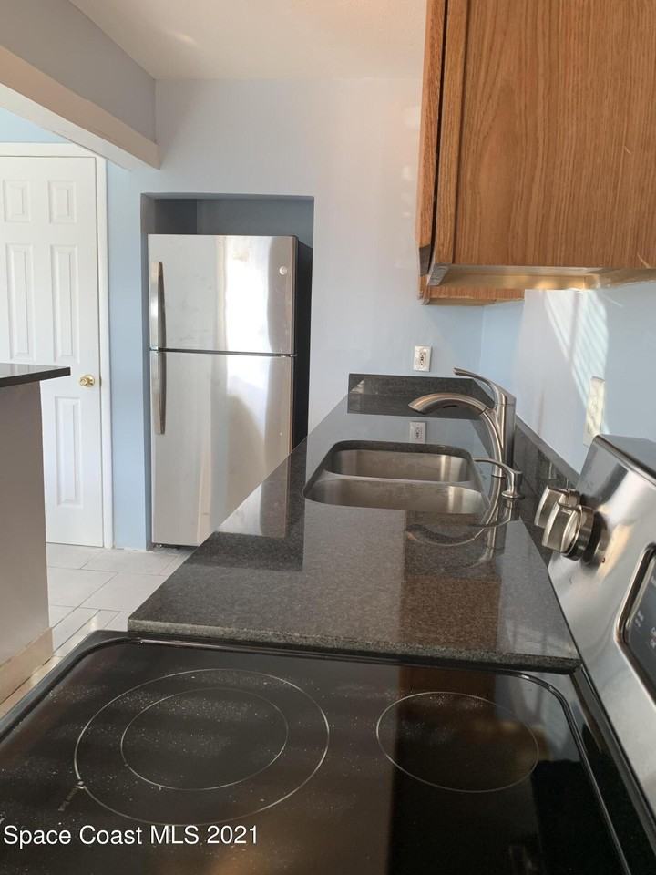 302 Lincoln Ave Apt 14 - Photo 4 of 14