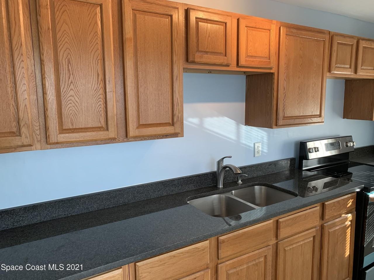 302 Lincoln Ave Apt 14 - Photo 5 of 14