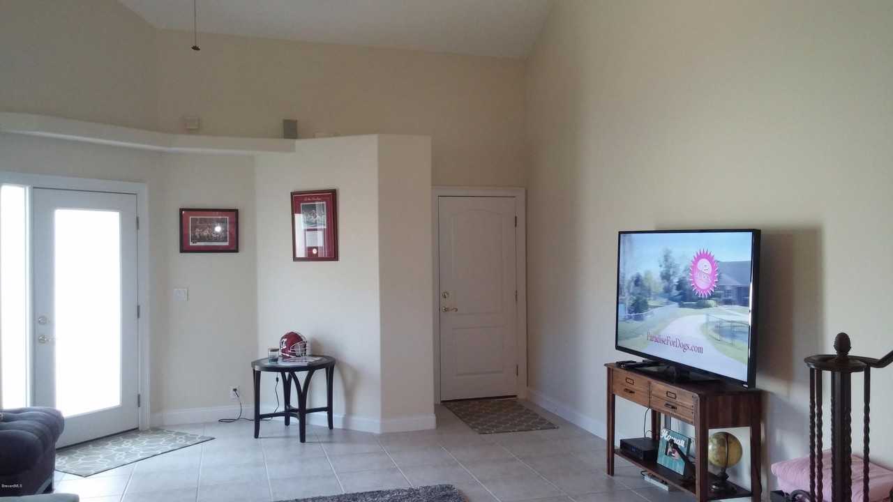 411 Jackson Ave - Photo 4 of 21