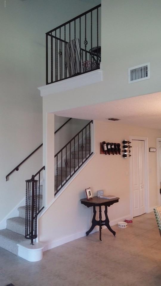 411 Jackson Ave - Photo 5 of 21