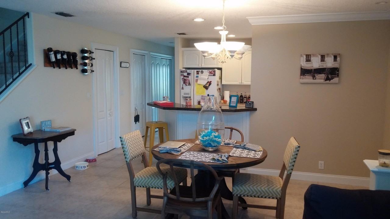 411 Jackson Ave - Photo 6 of 21