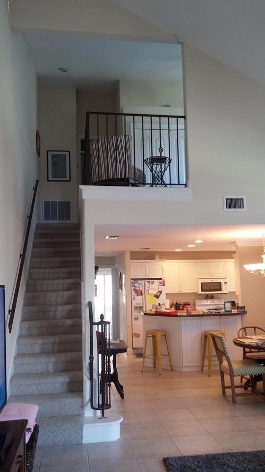 411 Jackson Ave - Photo 7 of 21