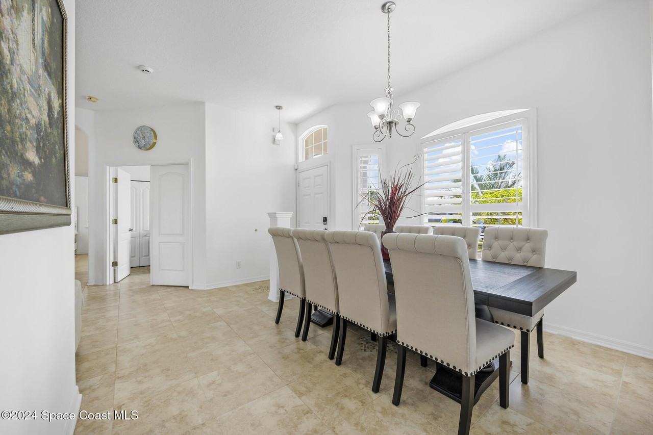 1291 Tamango Dr - Photo 5 of 38