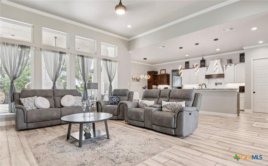 6743 Misty Creek Ln - Photo 3 of 38