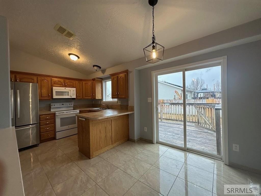 4425 Dixie St - Photo 3 of 12