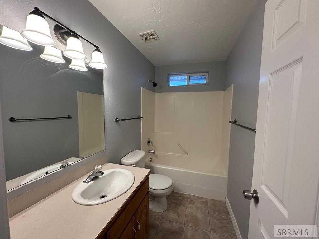 4425 Dixie St - Photo 5 of 12