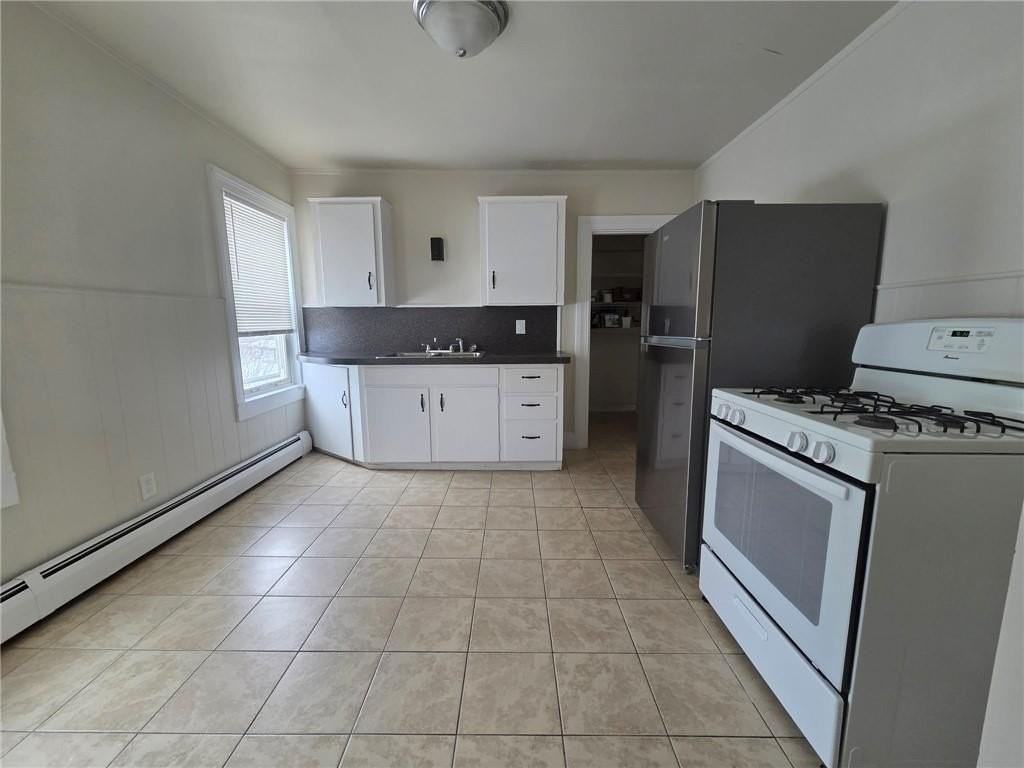 292 Pleasant St - Photo 7 of 11