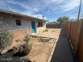 2512 E Eastland St - Photo 1 of 1