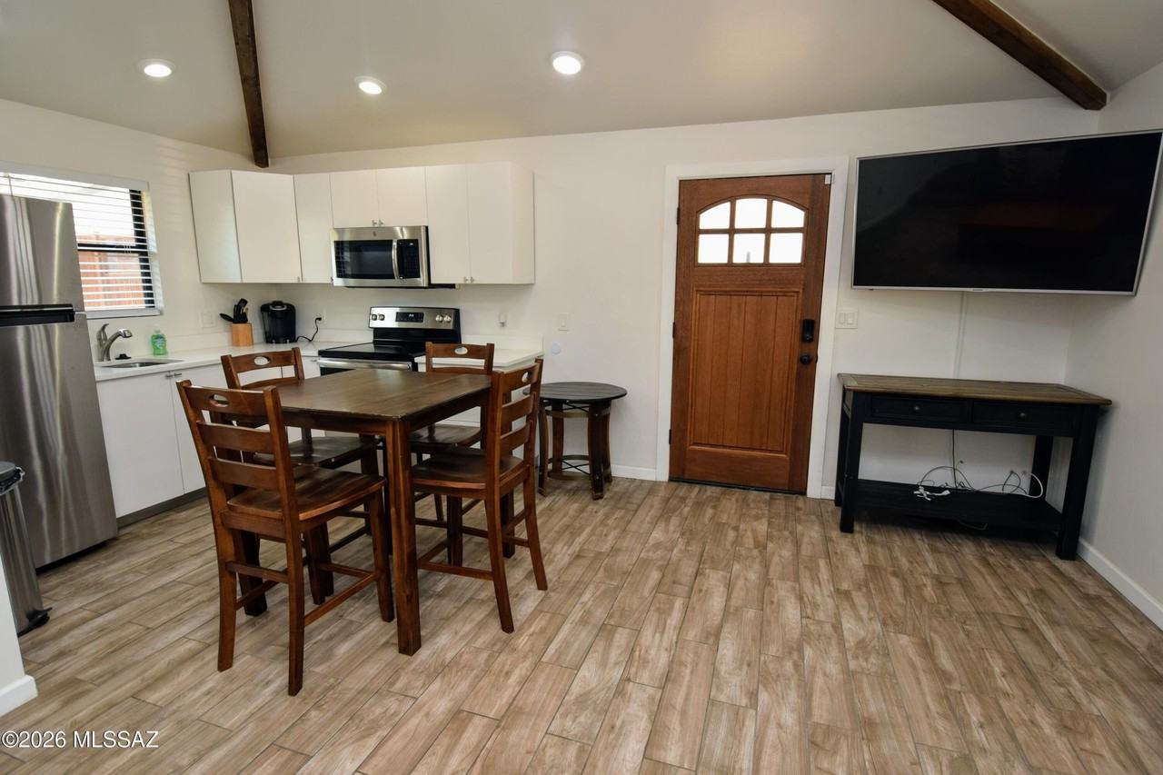 2103 N Santa Rita Ave Unit 1 - Photo 6 of 22