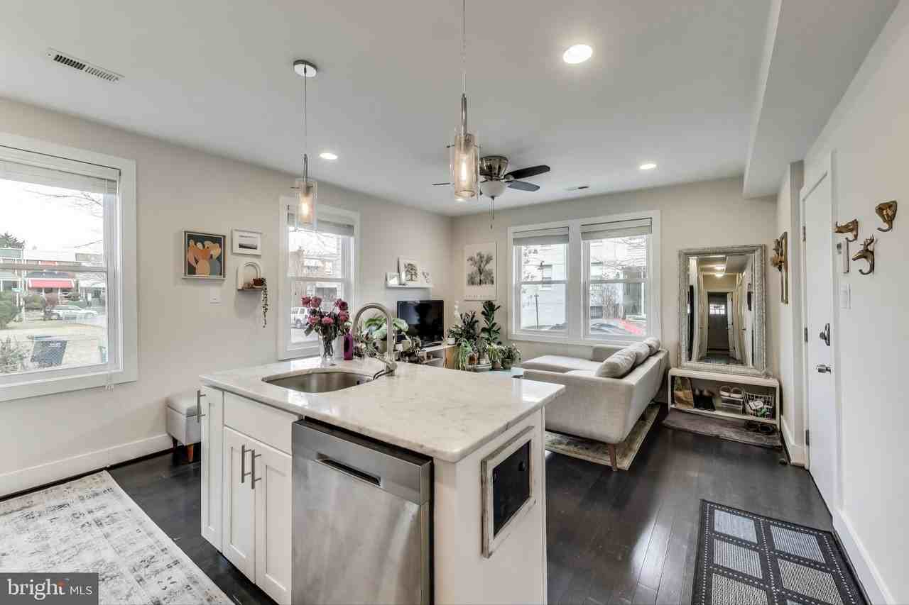 426 18th St Ne Apt 2 - Photo 5 of 20