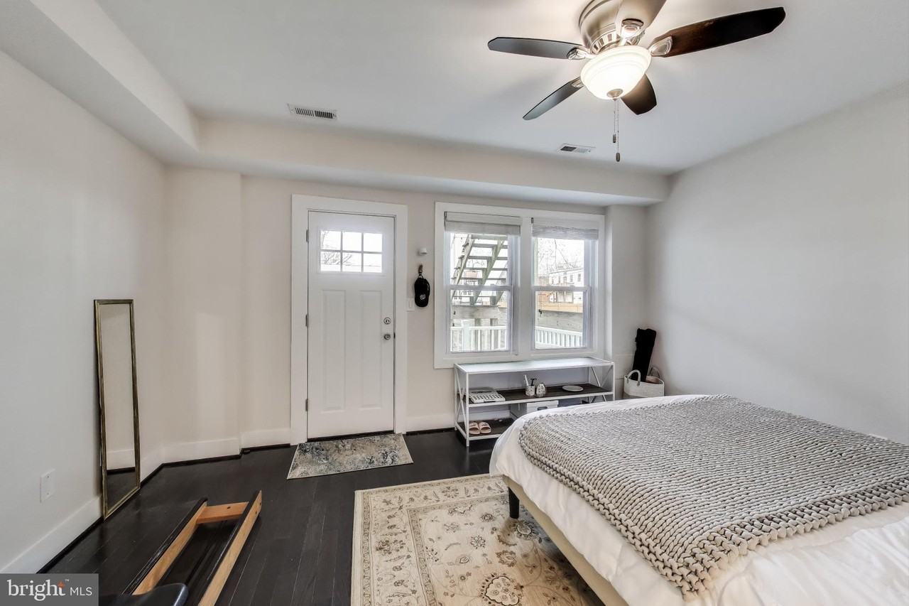 426 18th St Ne Apt 2 - Photo 7 of 20