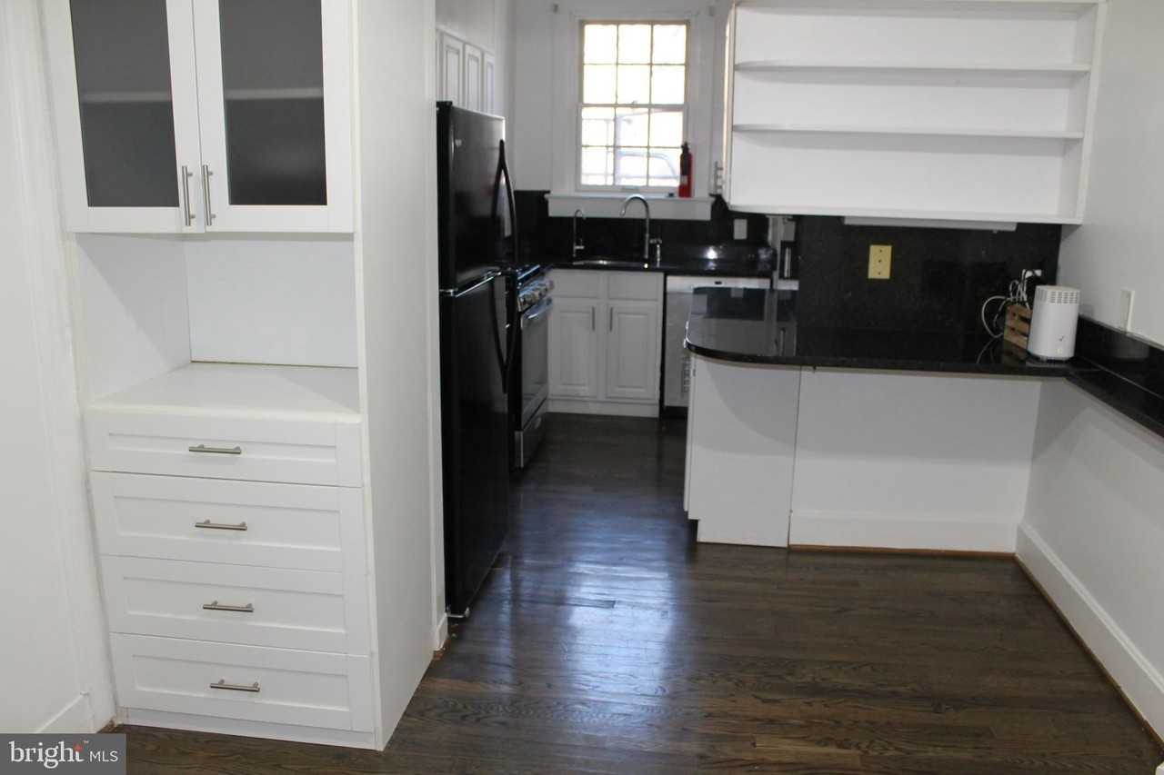 1705 Lanier Pl Nw Apt 205 - Photo 5 of 30