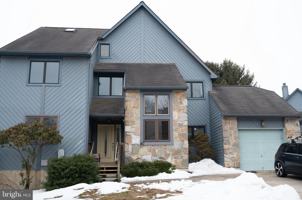 featured image of 38 Foxtail Ct ## 40