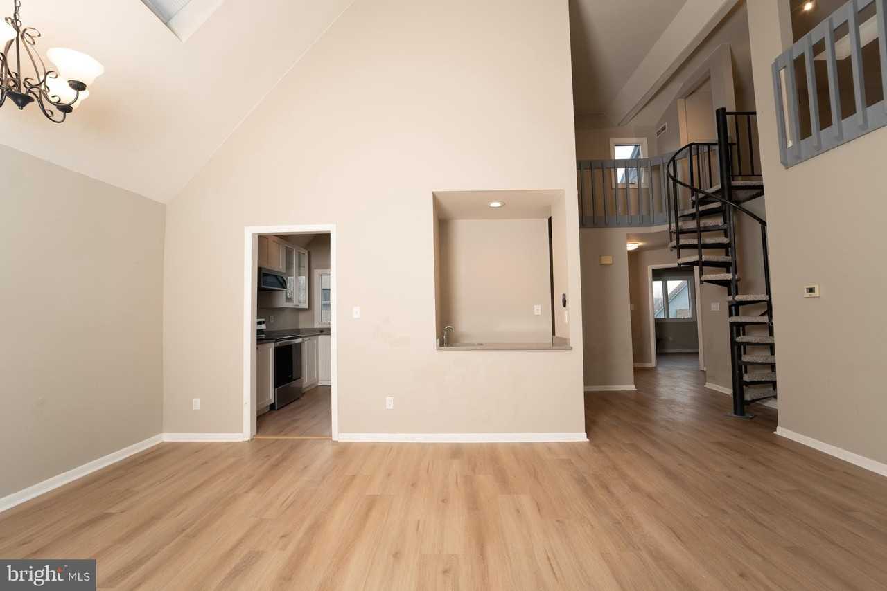 38 Foxtail Ct ## 40 - Photo 2 of 20