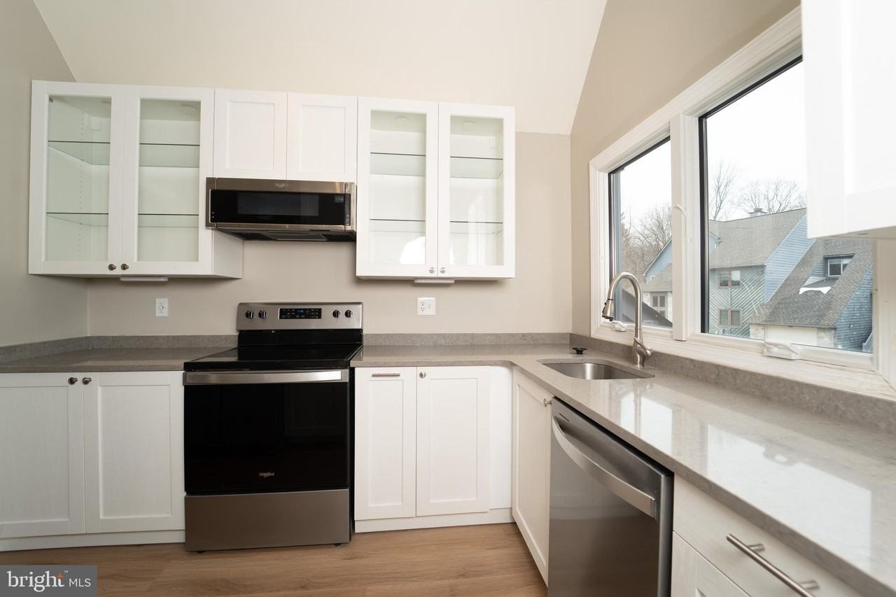 38 Foxtail Ct ## 40 - Photo 4 of 20