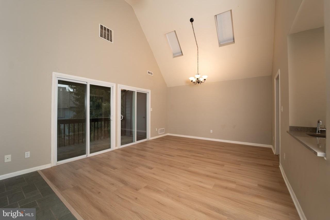 38 Foxtail Ct ## 40 - Photo 5 of 20