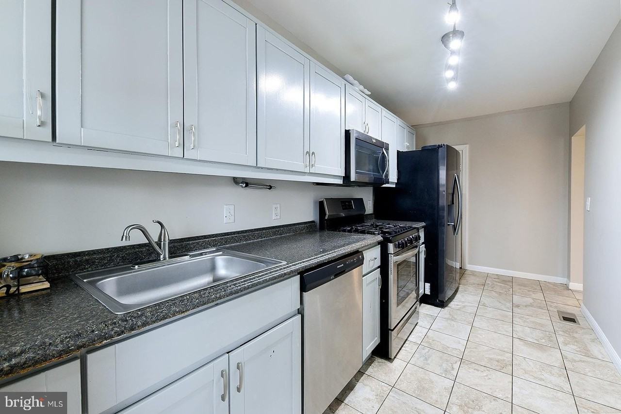 2926 2926 YORKWAY unit: Apt 1 - Photo 5 of 33