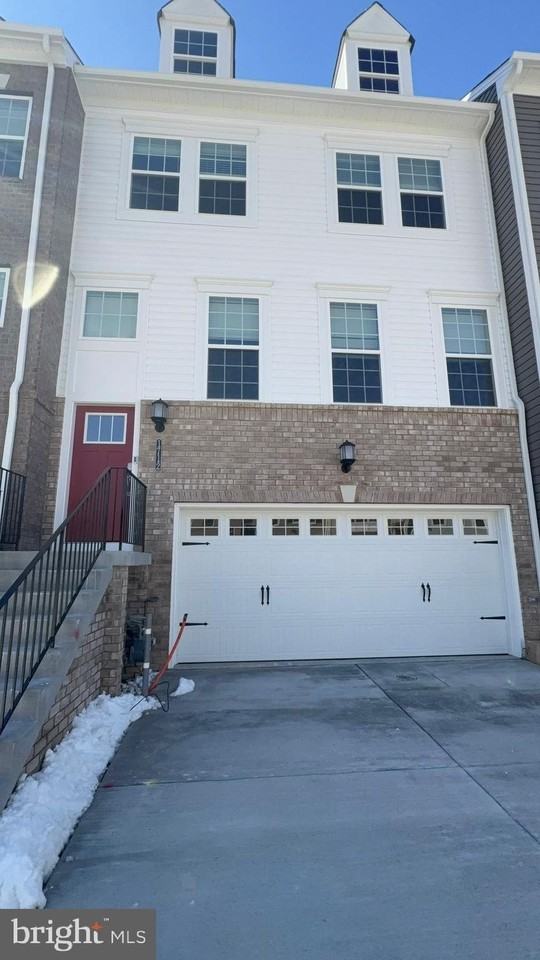 1712 Watercrossing Rd