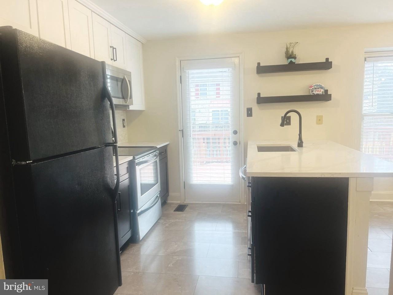 8024 Hollow Reed Ct - Photo 5 of 31