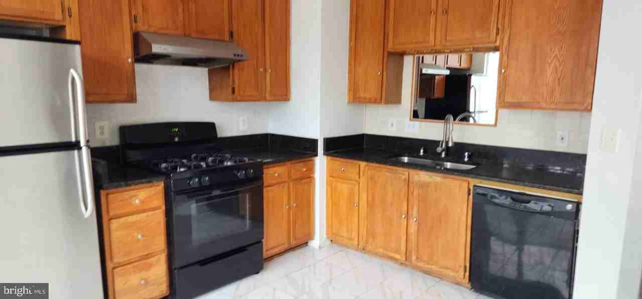 21227 Delevan Way #160 - Photo 5 of 29