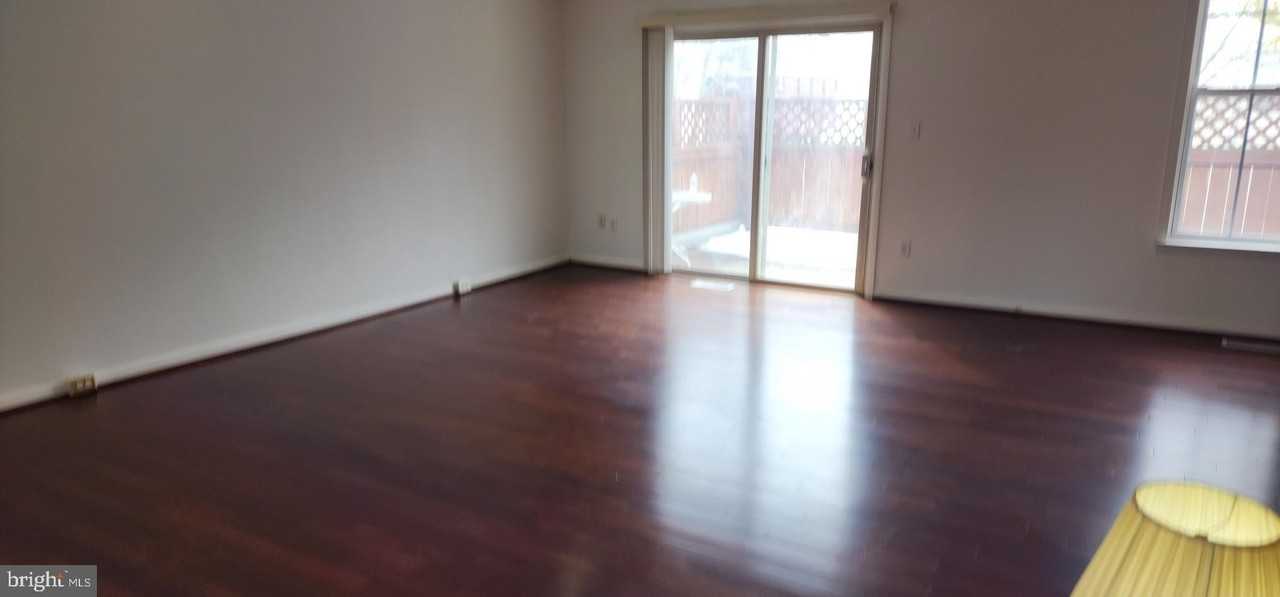 21227 Delevan Way #160 - Photo 7 of 29