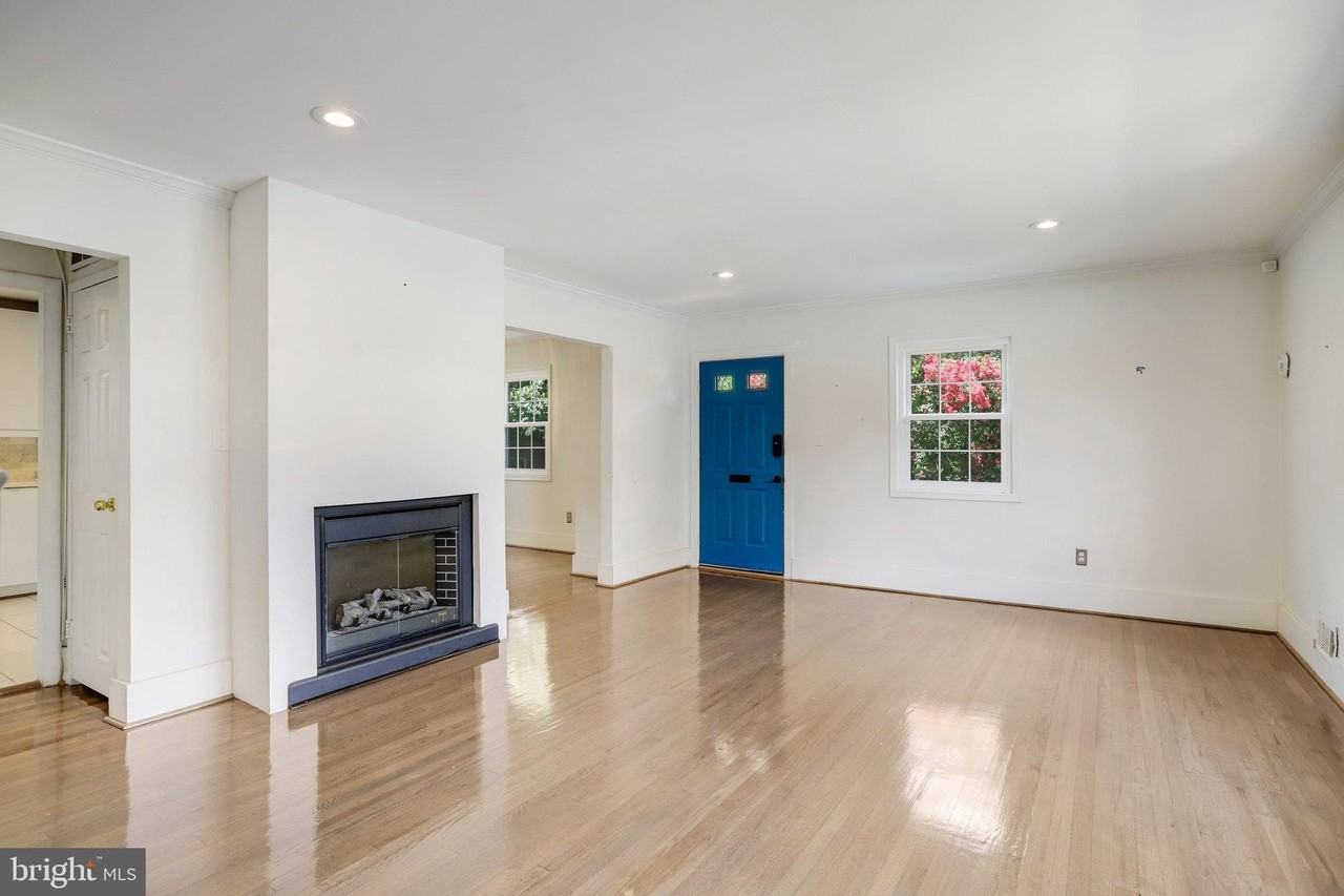 5370 Pooks Hill Rd Unit 301-53 - Photo 5 of 28