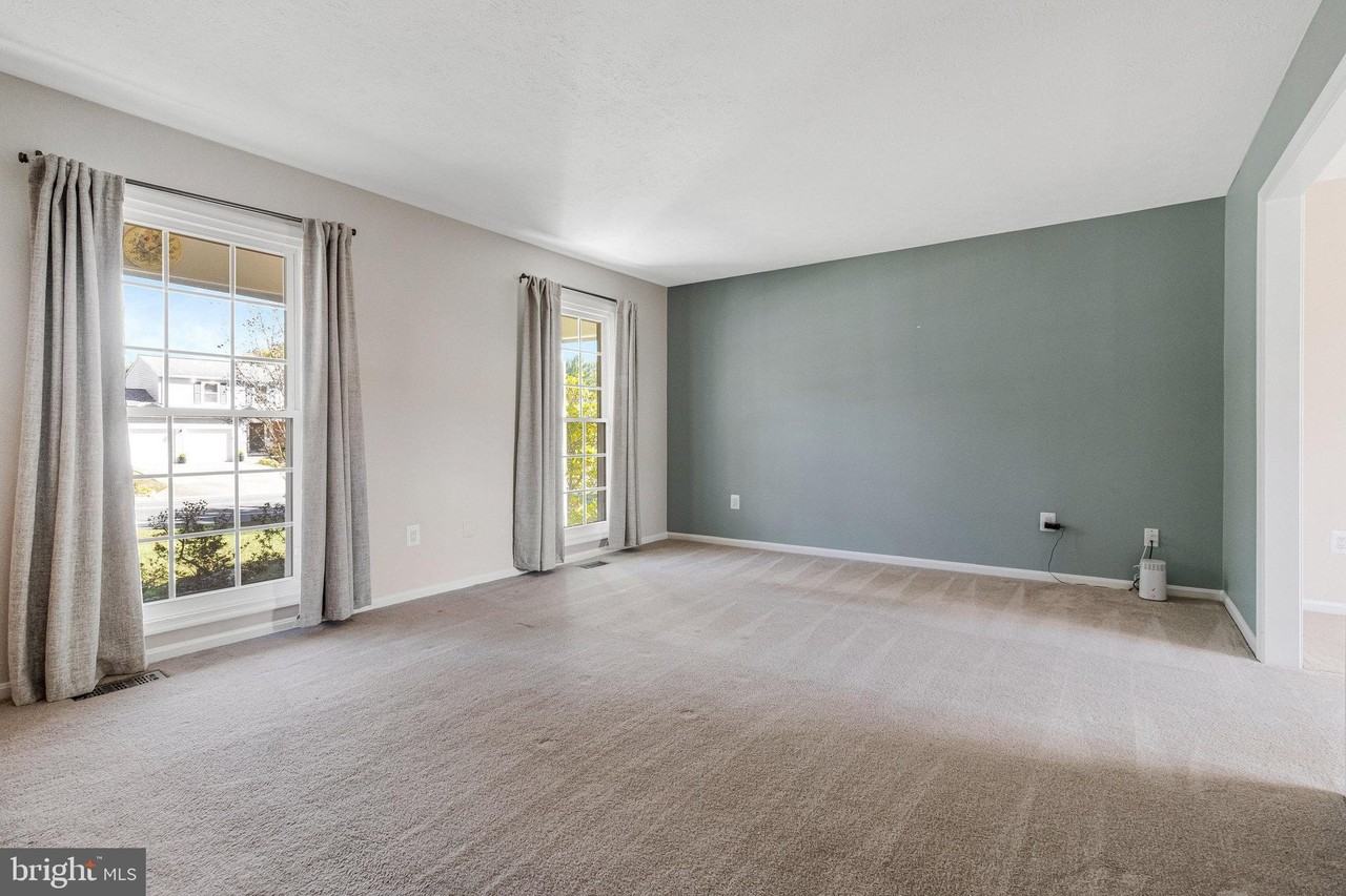 7512 Epsilon Dr - Photo 6 of 31