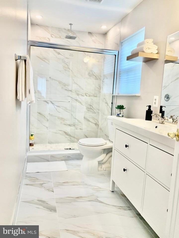 2104 Sayan Ct - Photo 2 of 28