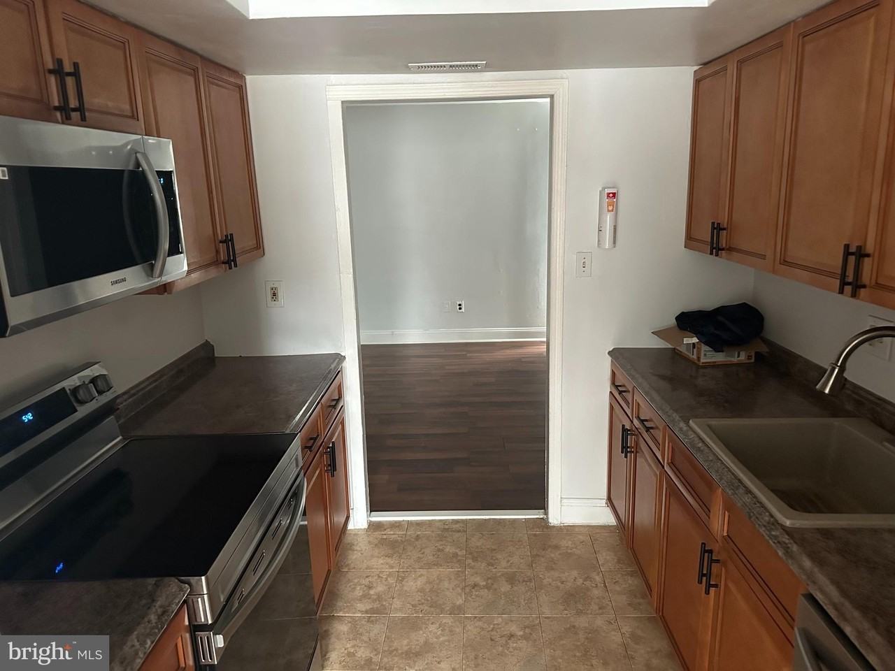 22 Roxborough Pl - Photo 3 of 14