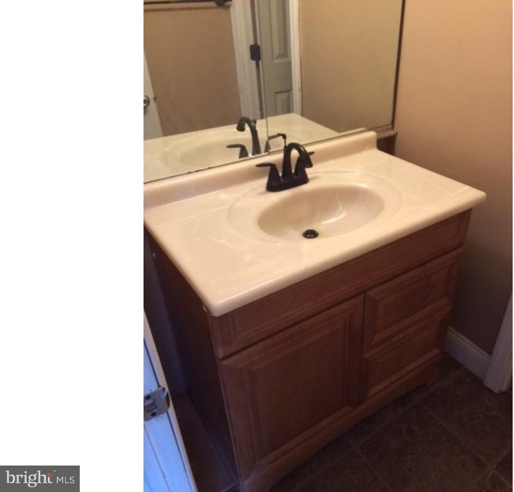 22 Roxborough Pl - Photo 4 of 14