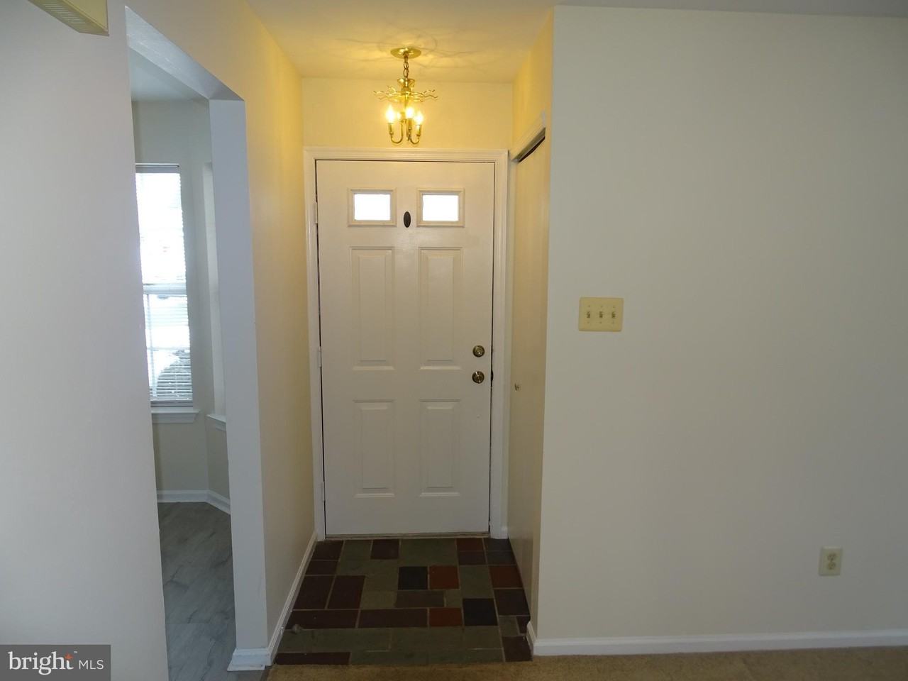 109 Hopkins Ct - Photo 3 of 28