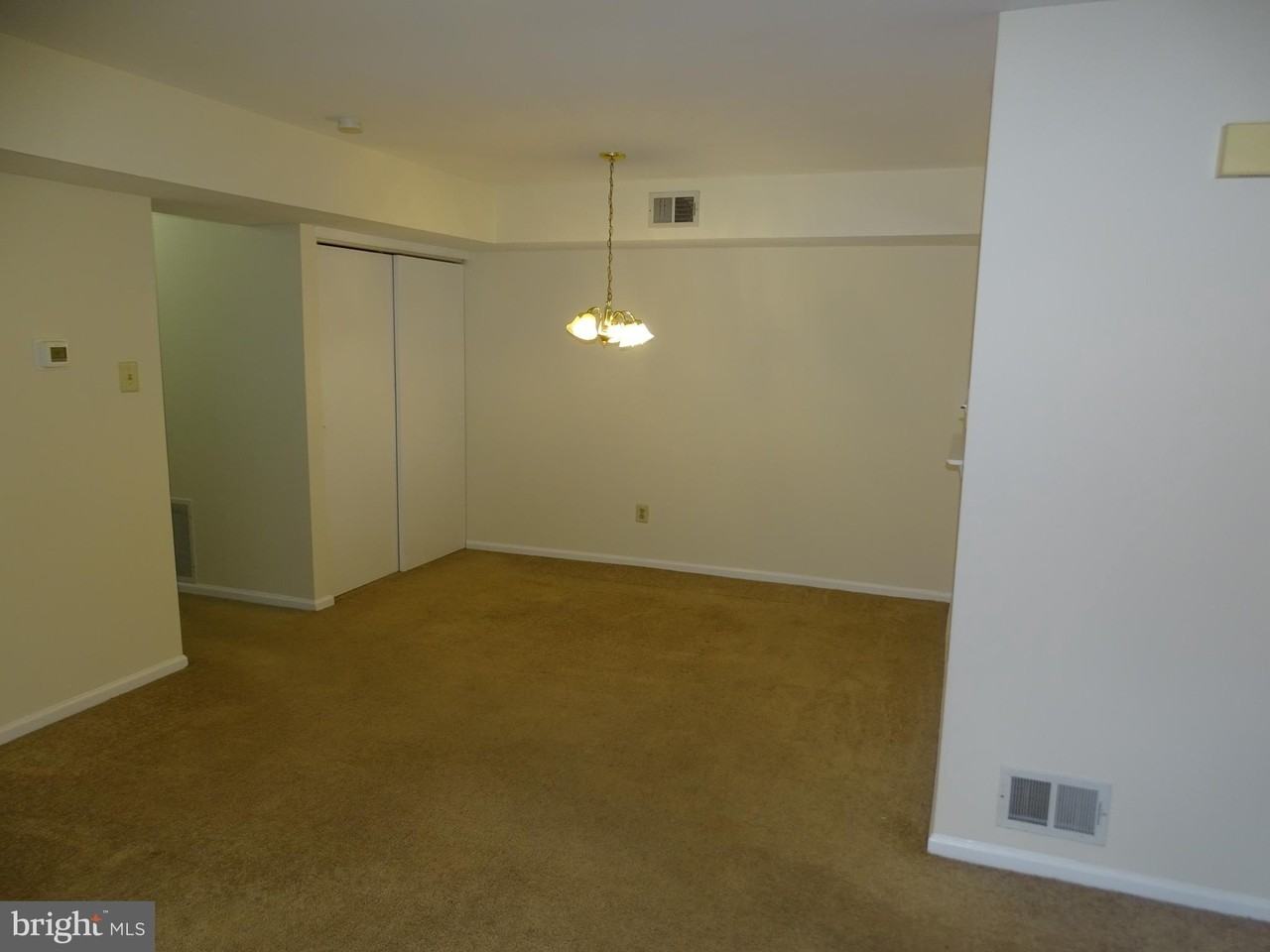 109 Hopkins Ct - Photo 6 of 28