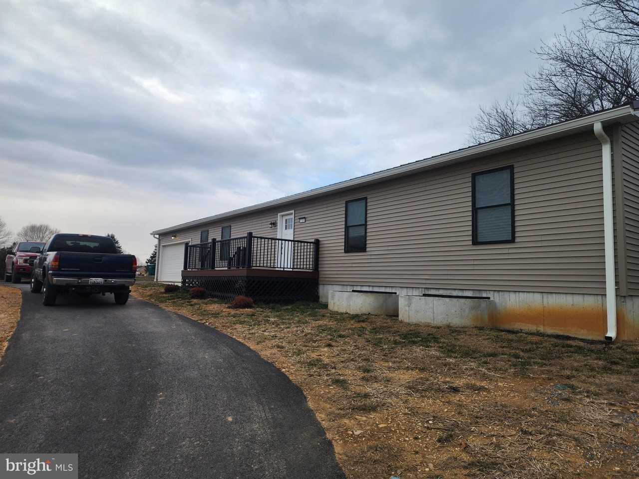 Hickory Ct - Photo 5 of 5