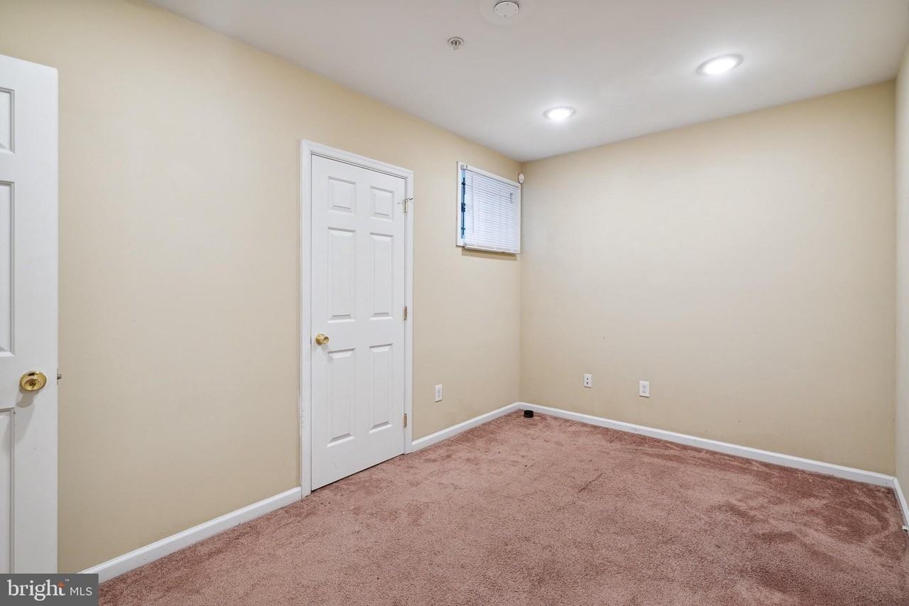 1611 N 17th St #1 - Photo 5 of 21